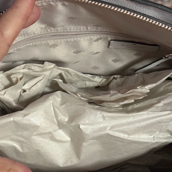 Kate Spade large triple compartment purse. NWT, Beautiful white bag. - Picture 7 of 10